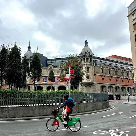 Piso En El Centro De Bilbao, Frente A La Alhondiga בילבאו